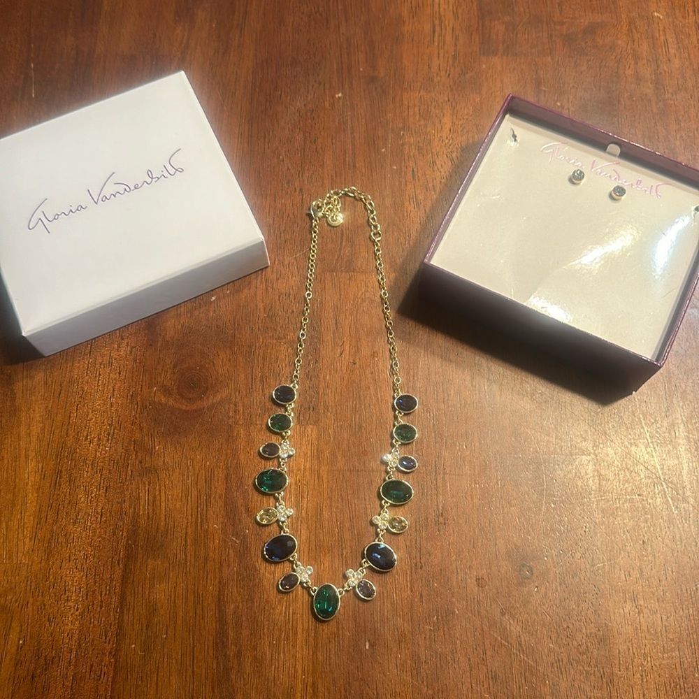 Gloria Vanderbilt Necklace & Earrings Set (3200)